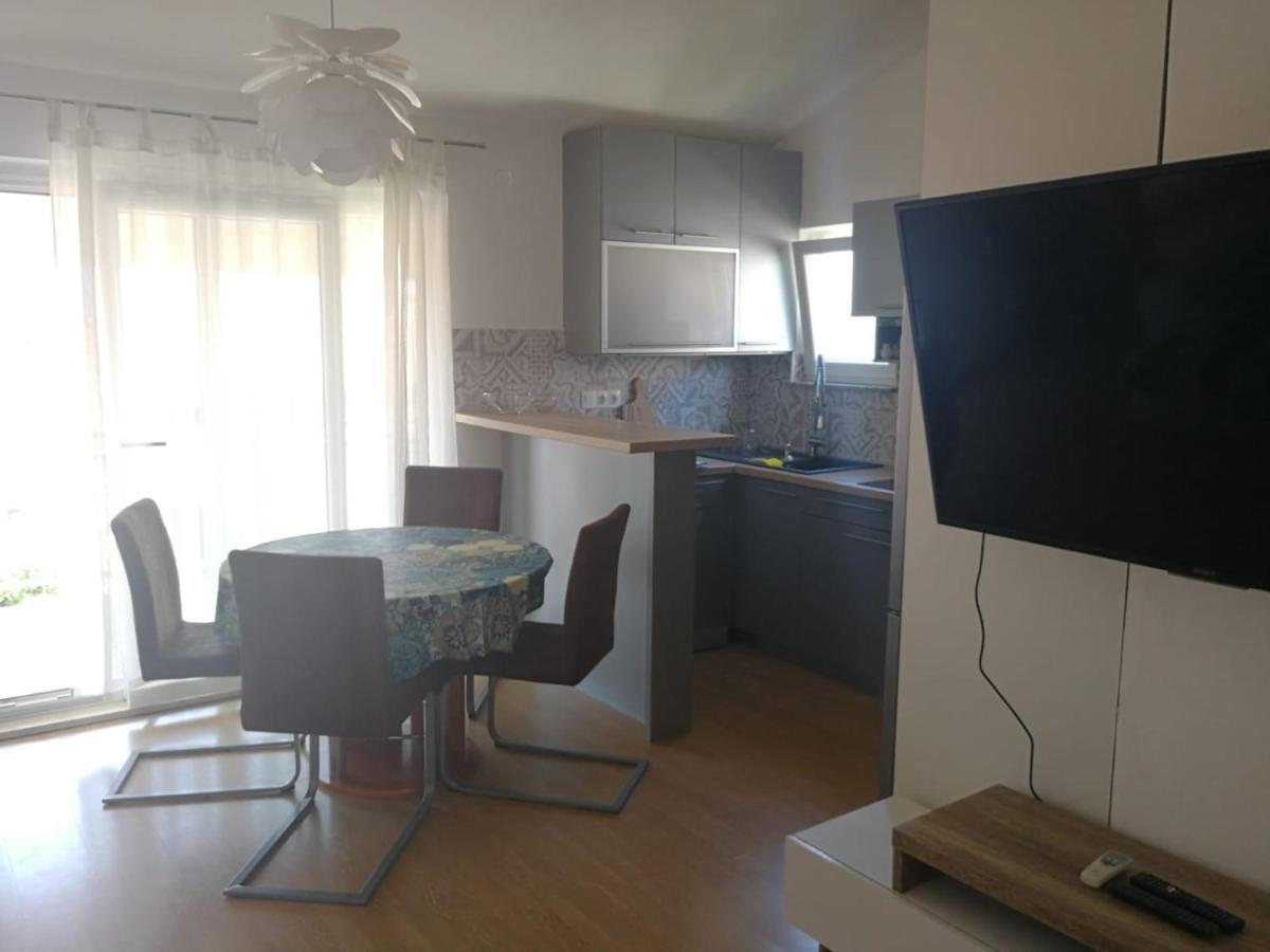 ביוגראד נה מורו Apartmani Nea מראה חיצוני תמונה