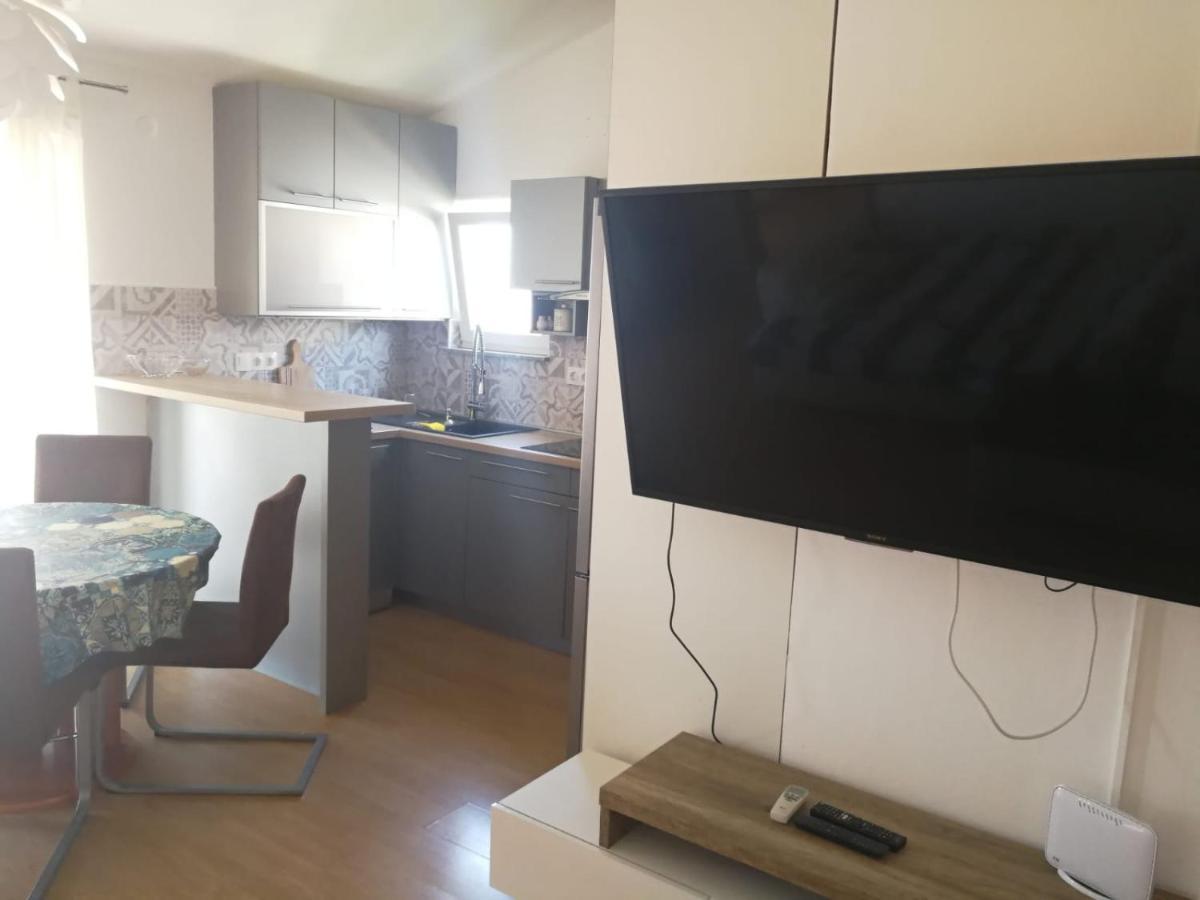 ביוגראד נה מורו Apartmani Nea מראה חיצוני תמונה